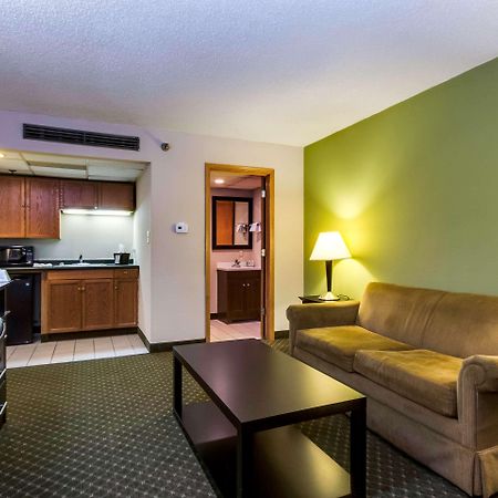 Quality Inn & Suites Moline - Quad Cities Exterior foto