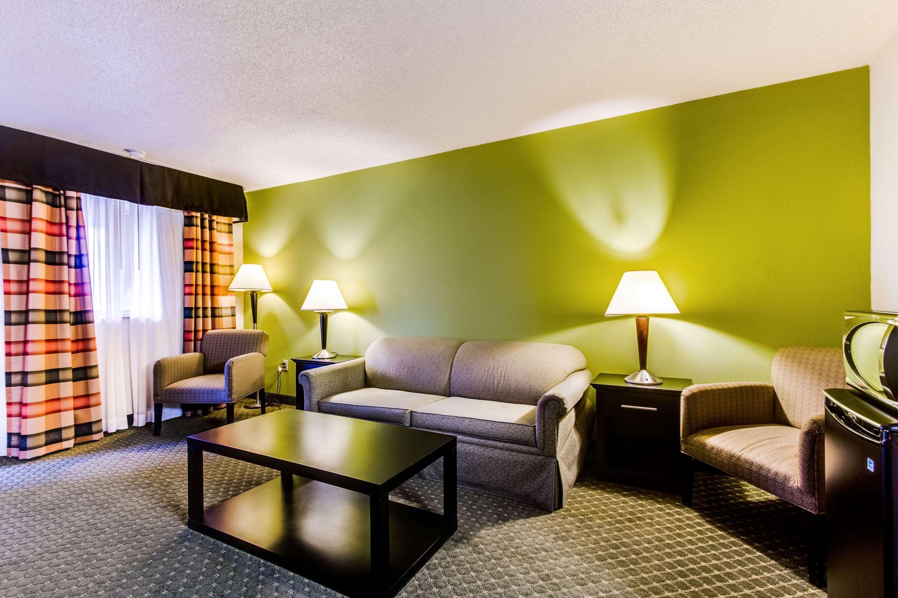 Quality Inn & Suites Moline - Quad Cities Exterior foto
