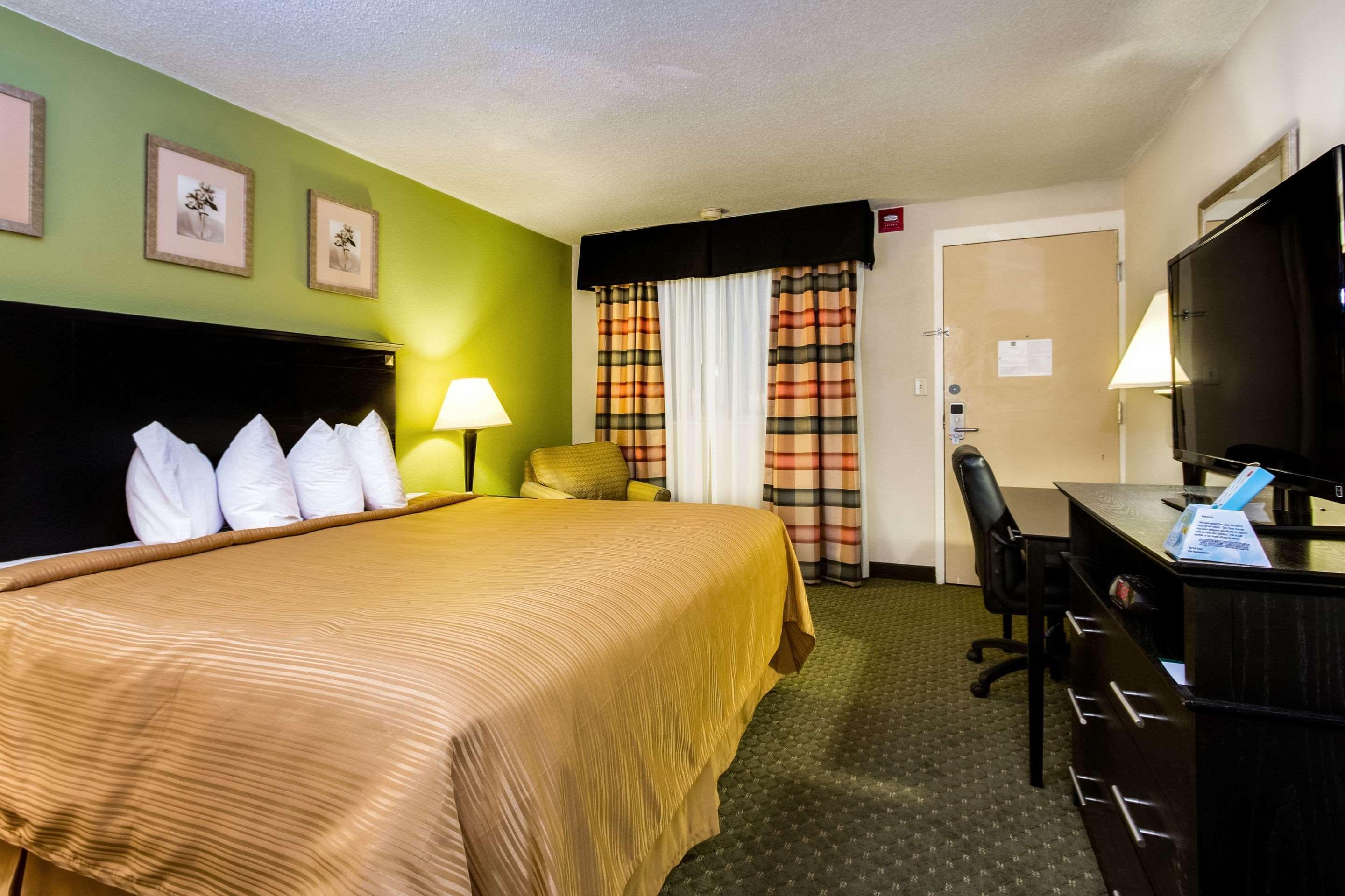 Quality Inn & Suites Moline - Quad Cities Exterior foto