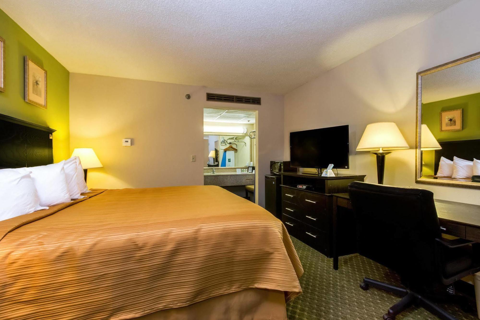 Quality Inn & Suites Moline - Quad Cities Exterior foto
